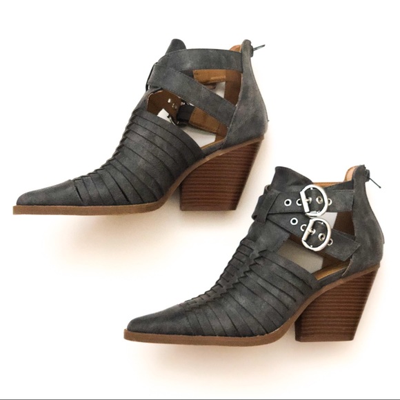 ๐HP๐ NWT Vegan Suede Ankle Booties - Picture 6 of 8